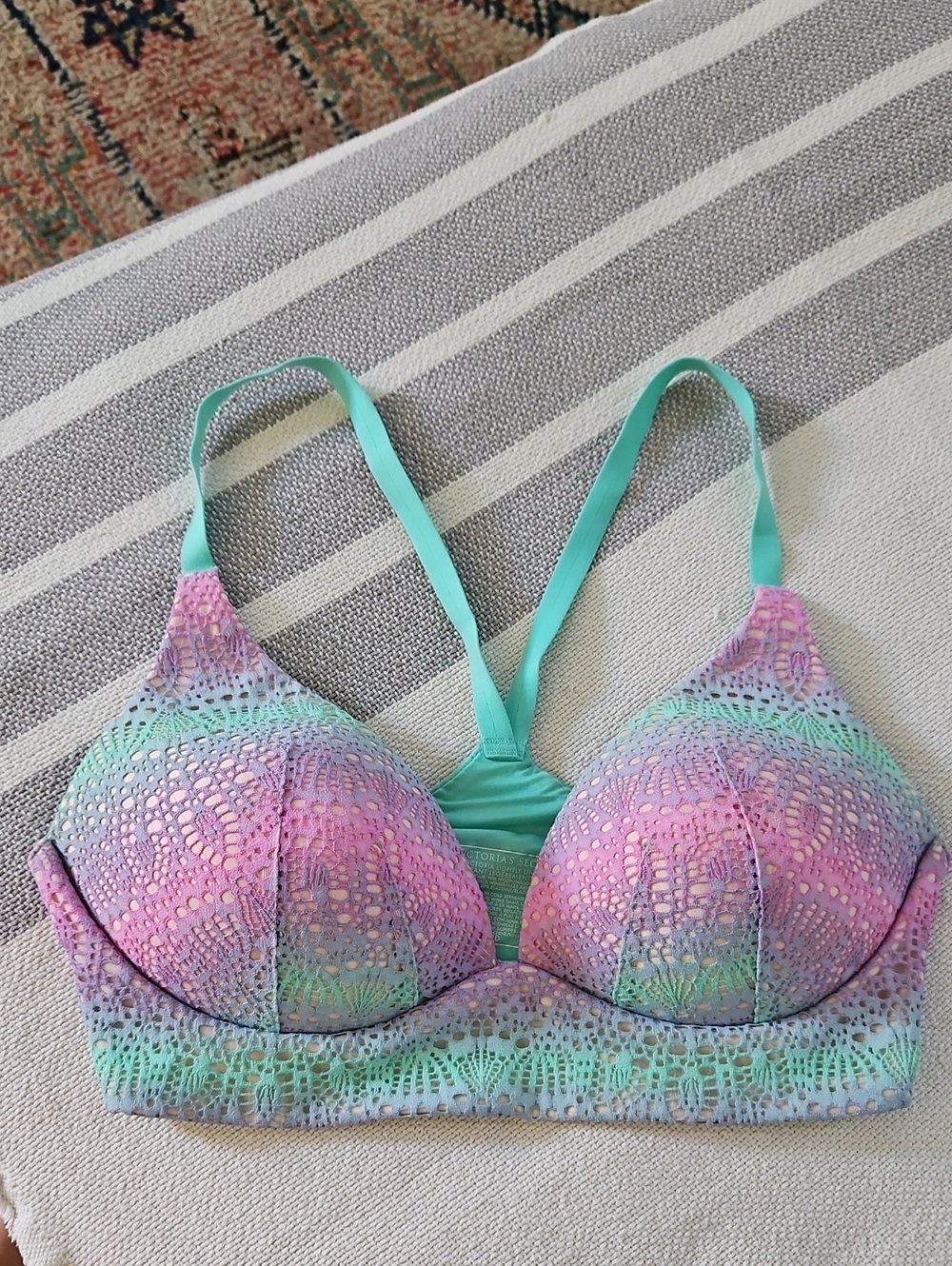 Victoria's Secret Body By Victoria Lightly Lined Plunge Wireless Br
